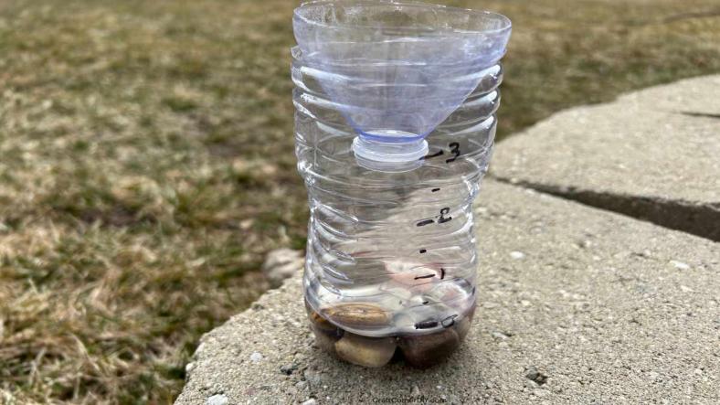 Rain Gauge, science experiment for children Rain Gauge, science experiment for children